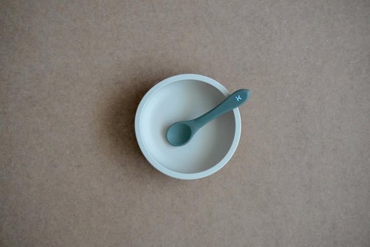 Collection of premium baby bowls featuring quality designs for babies and toddlers designed for convenient, mess-free mealtimes