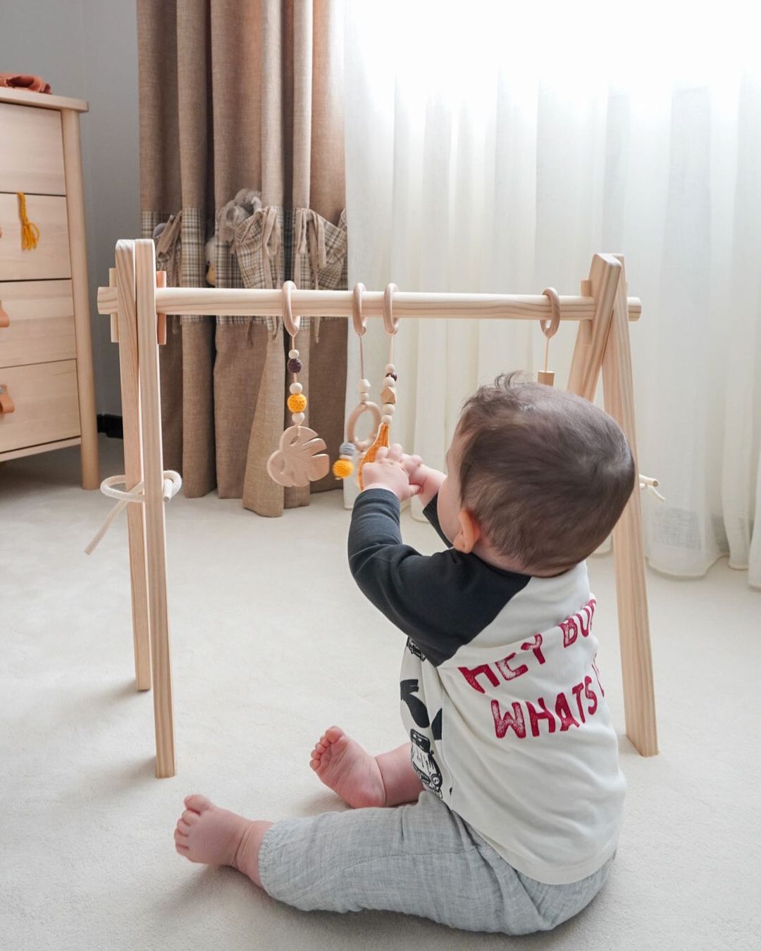 Baby gyms and hanging toys